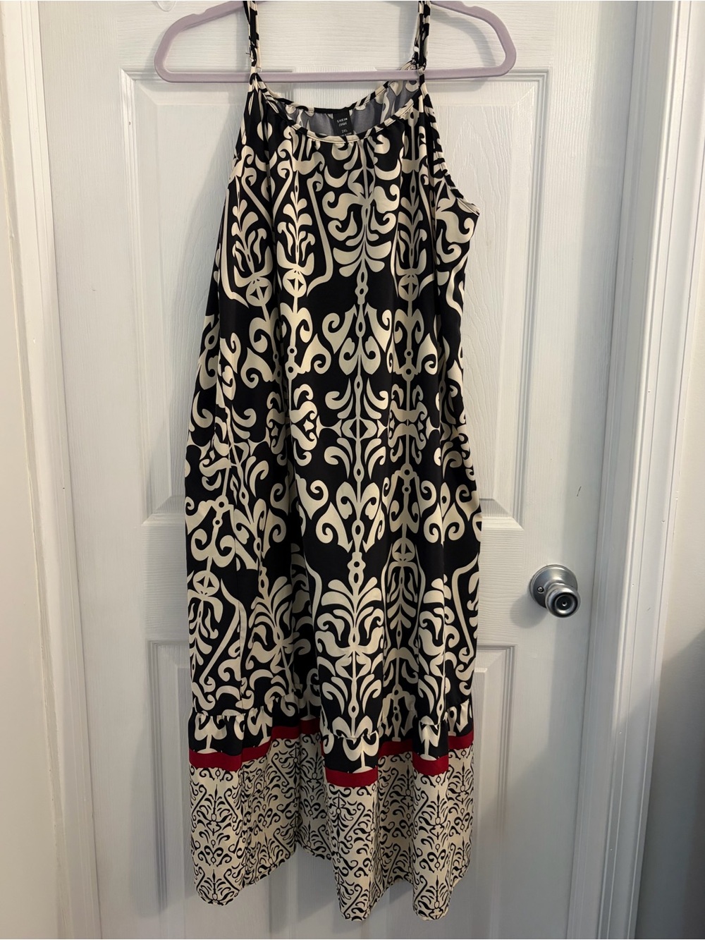 Black & Cream Printed Maxi Dress with Red Accent Size 2X $15